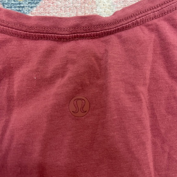 Red Muscle Tee Round Neck Sleeveless - Picture 2 of 2